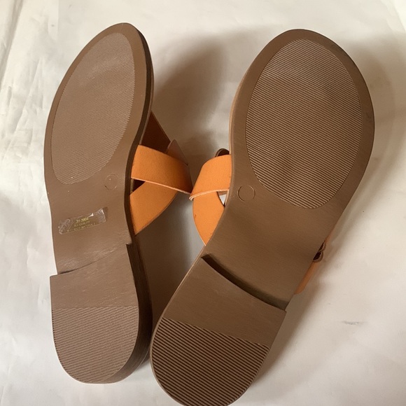 New EASY STREET Tuscany by Women's Abriana Sandals - Picture 9 of 9